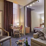 ホテル Western Premier Hbeo Centre 4*