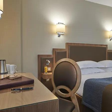 Western Premier Hbeo Centre Hotel