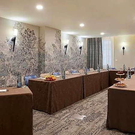 酒店 Western Premier Hbeo Centre 4*
